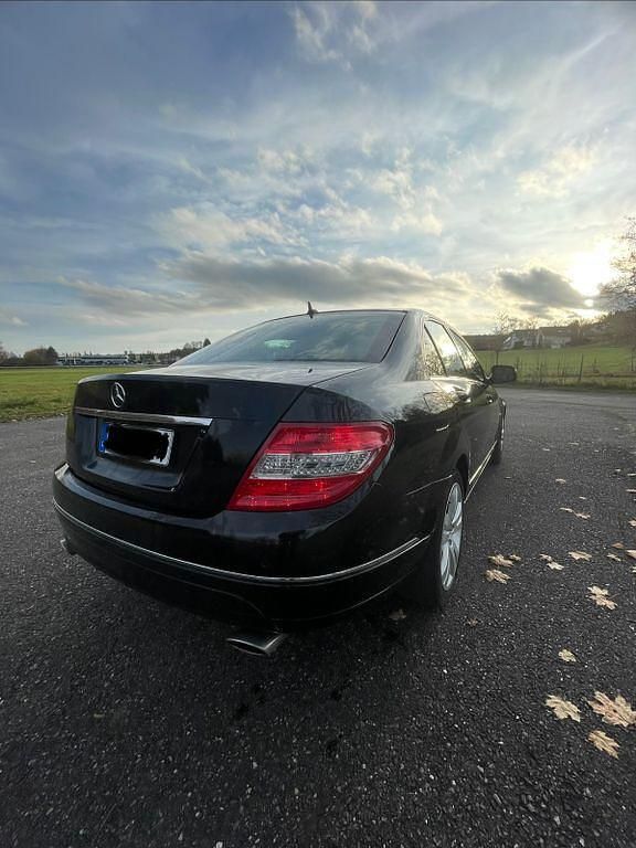 Gebraucht Mercedes C350 Avantgarde 272 PS (200 kW) 2008 Schwarz Limousine