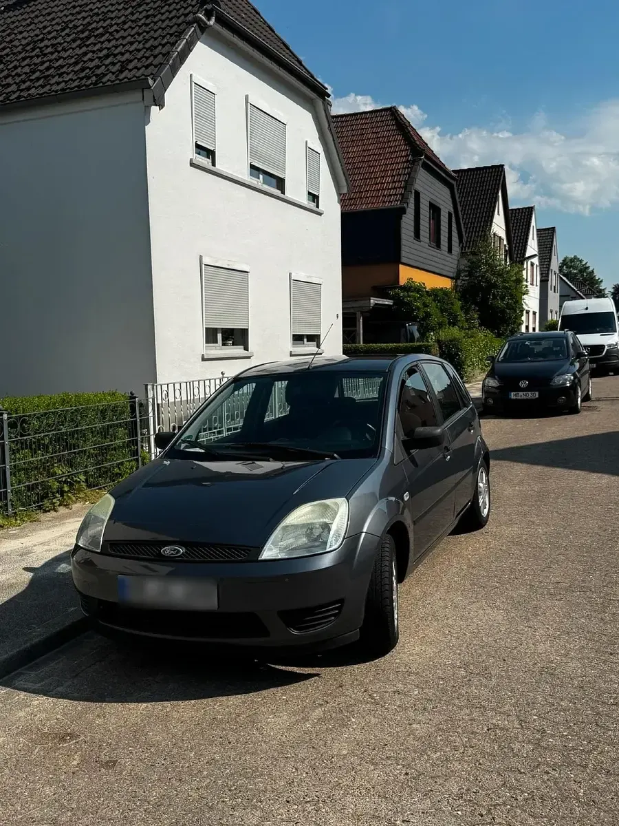 Gebraucht Ford Fiesta 80 PS (58 kW) 2005 Grau Kleinwagen