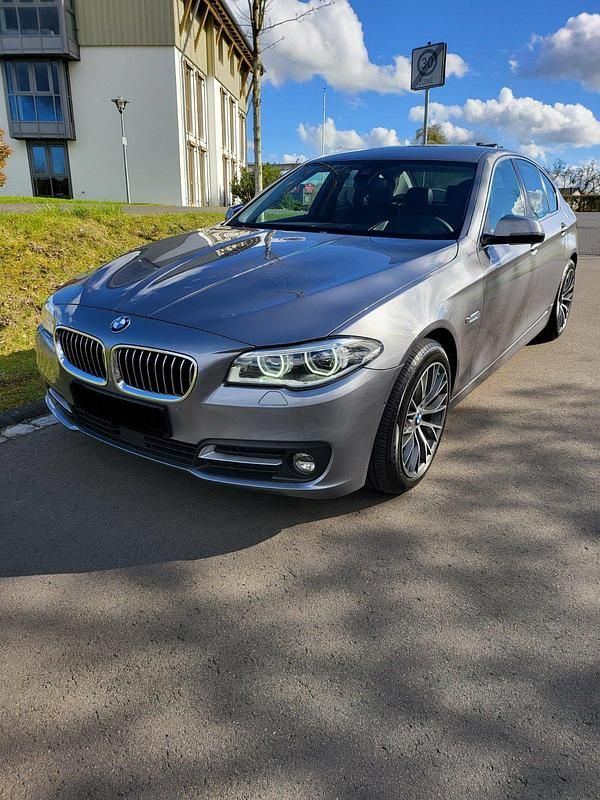Gebraucht BMW 525 218 PS (160 kW) 2016 Grau Limousine