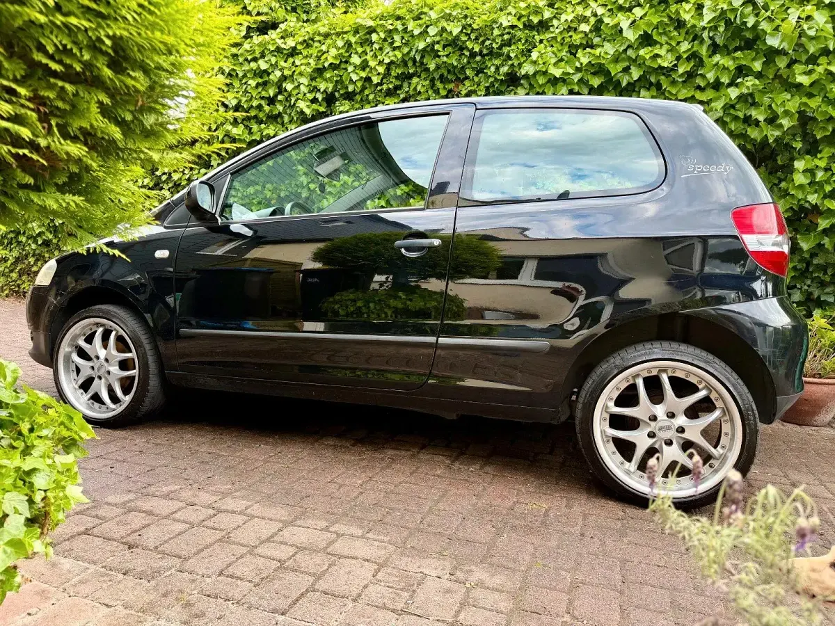 Gebraucht VW Fox 54 PS (39 kW) 2006 Schwarz Kleinwagen