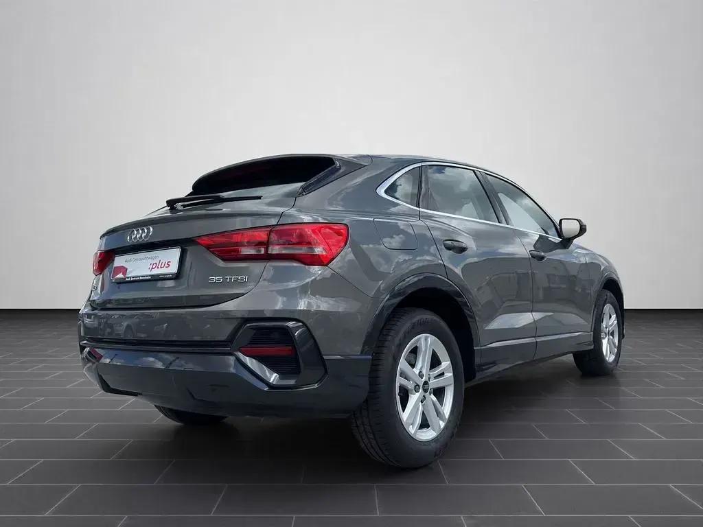 Usata Audi Q3 Sportback Basis 150 CV (110 kW) 2024 Grigio SUV