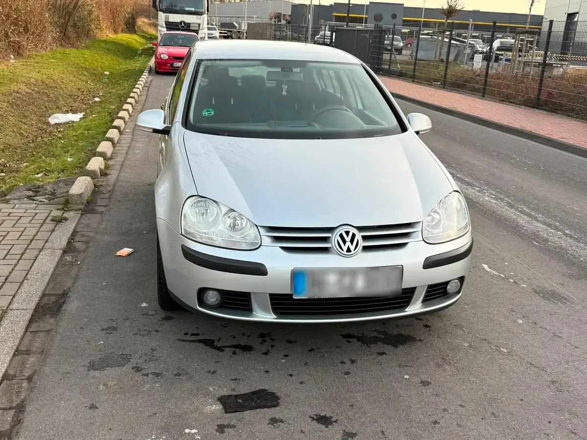 Gebraucht VW Golf V 116 PS (85 kW) 2004 Silber Kleinwagen