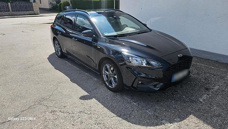 Gebraucht Ford Focus ST-Line 120 PS (88 kW) 2020 Schwarz Limousine