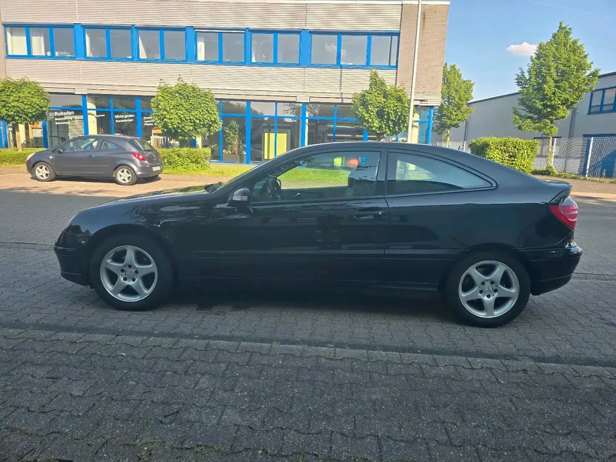 Occasion Mercedes C220 150 ch (110 kW) 2004 Noir Coupé