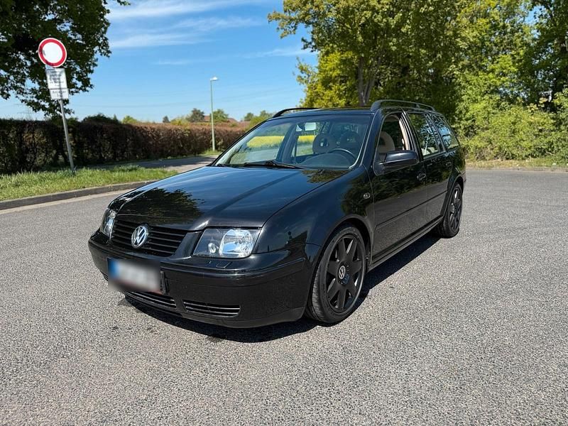 Second-hand VW Bora Highline 150 CP (110 kW) 2000 Negru Break