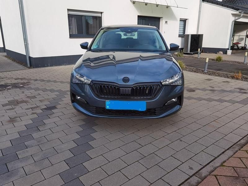 Gebraucht Skoda Scala Ambition 116 PS (85 kW) 2019 Grau Kleinwagen