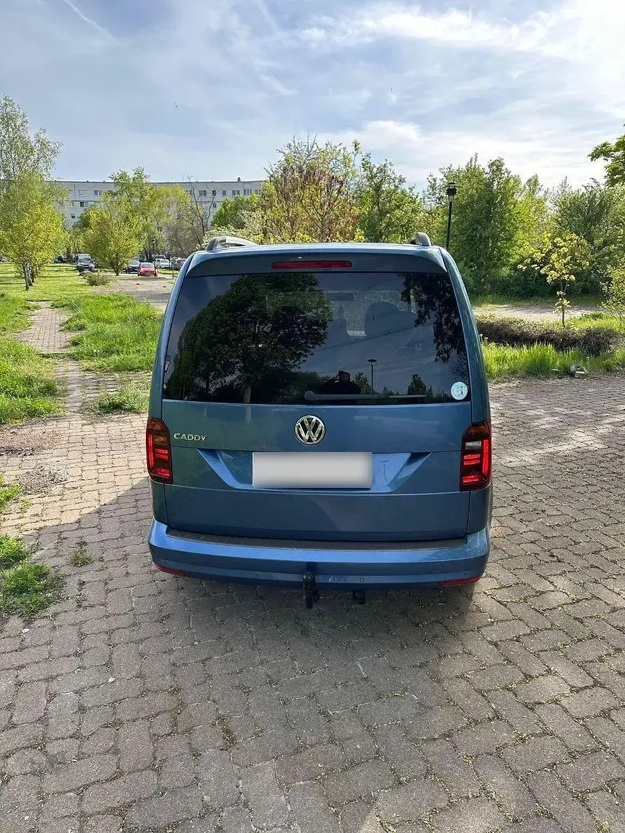 Gebraucht VW Caddy Beach 150 PS (110 kW) 2019 Blau Van / Kleinbus