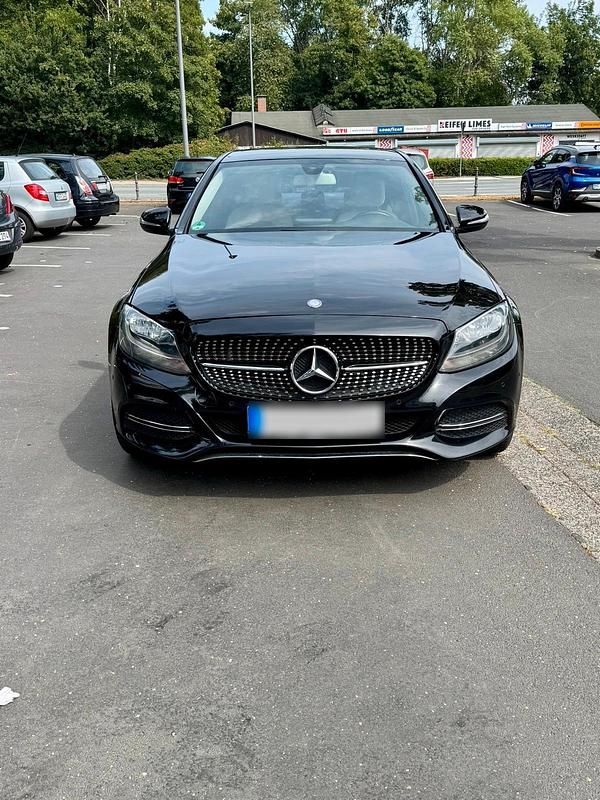 Gebraucht Mercedes C180 156 PS (114 kW) 2014 Schwarz Limousine