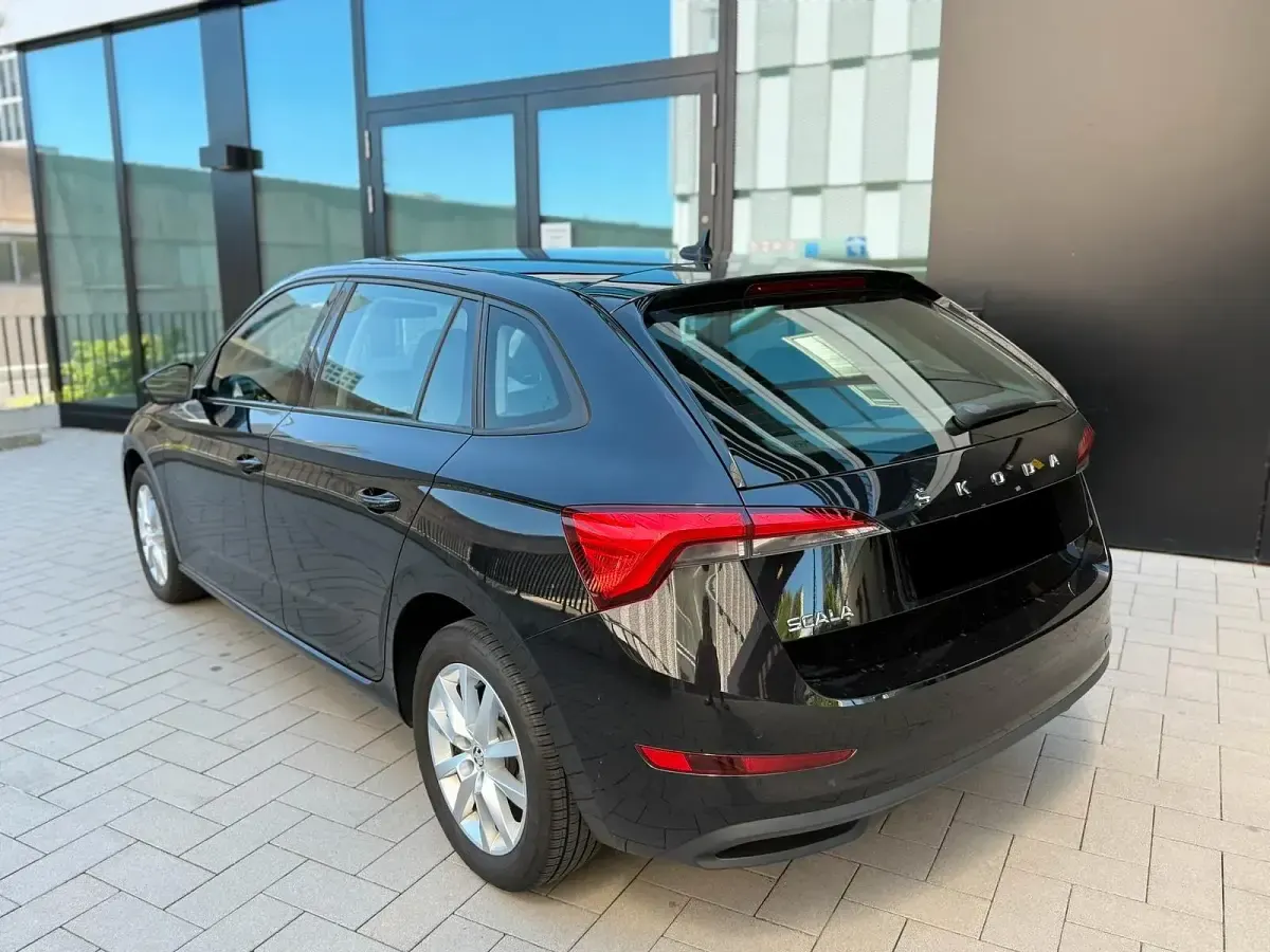 Gebraucht Skoda Scala Ambition 116 PS (85 kW) 2020 Schwarz Kleinwagen