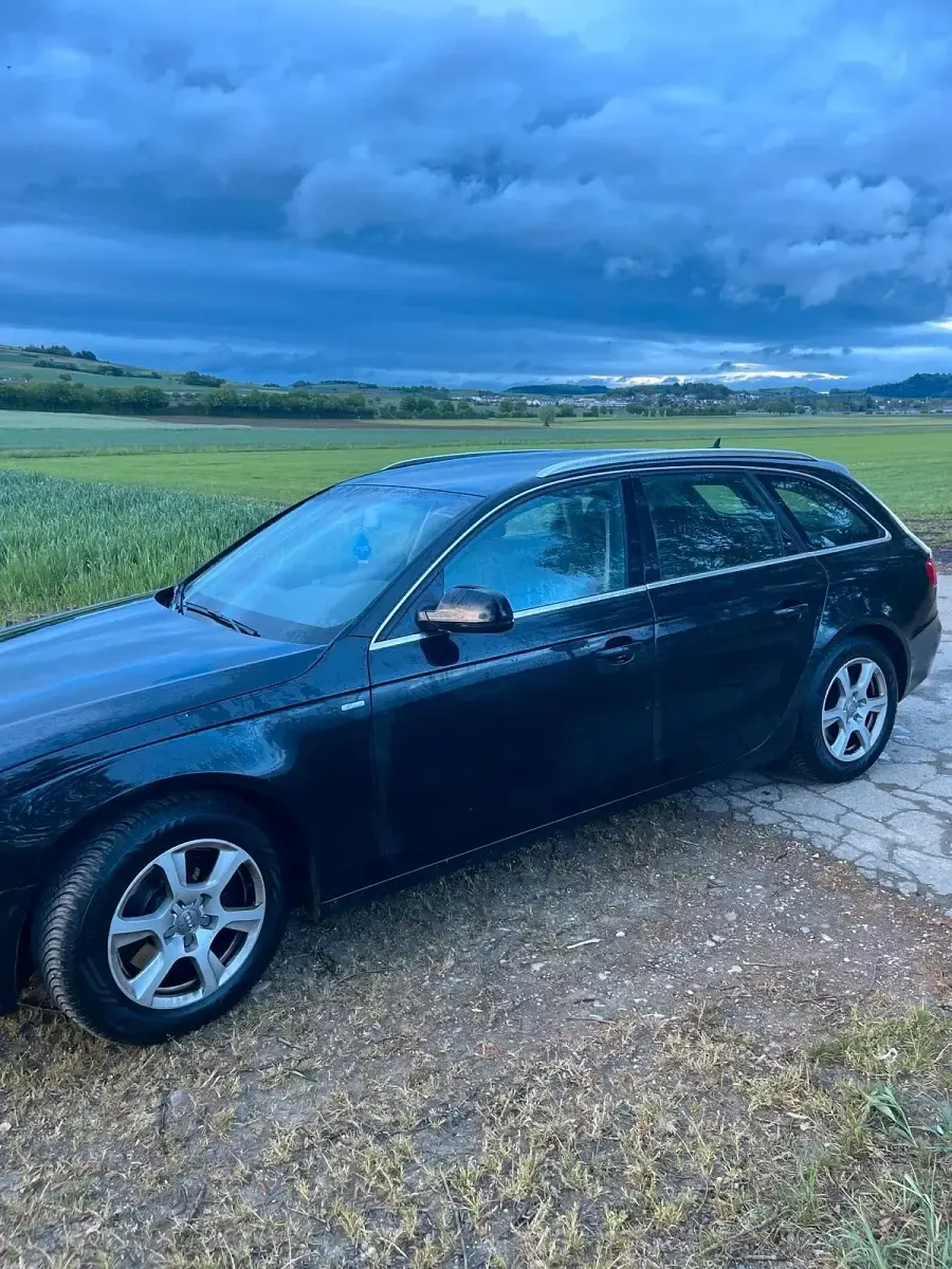 Gebraucht Audi A4 136 PS (100 kW) 2011 Schwarz Kombi