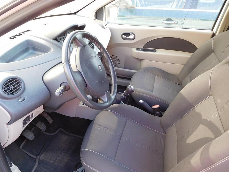 Gebraucht Renault Twingo 75 PS (55 kW) 2009 Weiß Kleinwagen