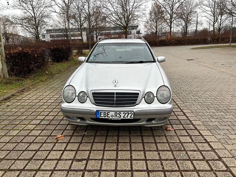 Silber Gebraucht 2000 Mercedes E270 Elegance Limousine | 4.999 € (Teuer) - Bild 1/4