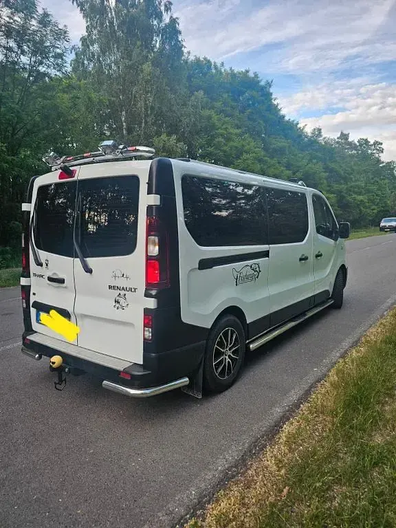 Gebraucht Renault Trafic 116 PS (85 kW) 2015 Weiß Van / Kleinbus