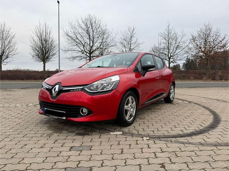 Rot Gebraucht 2013 Renault Clio IV Limousine | 5.600 € (Fairer Preis) - Bild 1/4