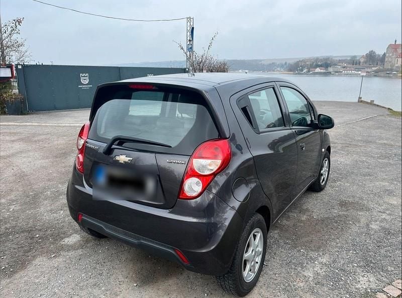 Usado Chevrolet Spark LT 50 CV (36 kW) 2014 Gris Utilitario