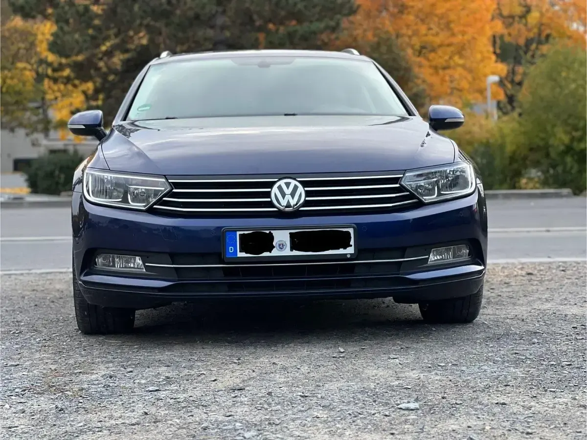 Gebraucht VW Passat Comfortline 120 PS (88 kW) 2017 Blau Kombi