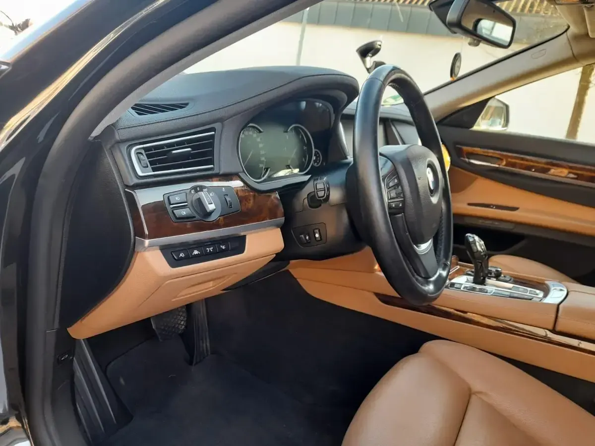 Gebraucht BMW 730 258 PS (189 kW) 2013 Schwarz Limousine