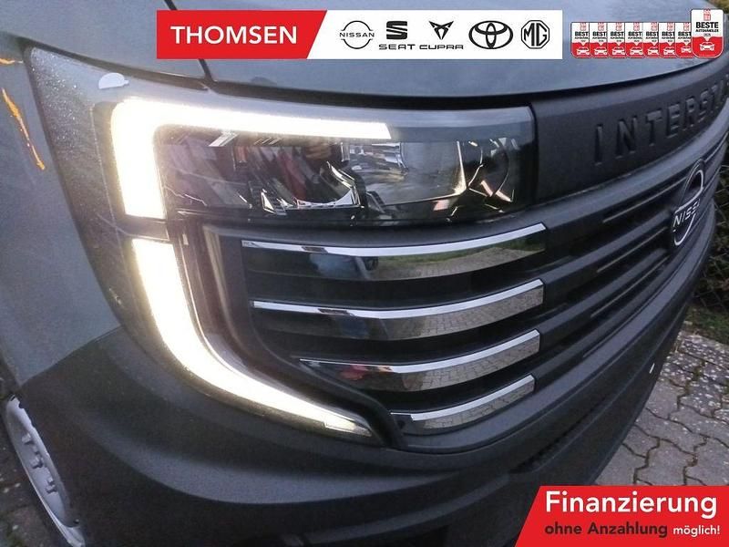 Gris urban Gebraucht 2024 Nissan Interstar N-Connecta Van | 36.850 € (Teuer) - Bild 1/4