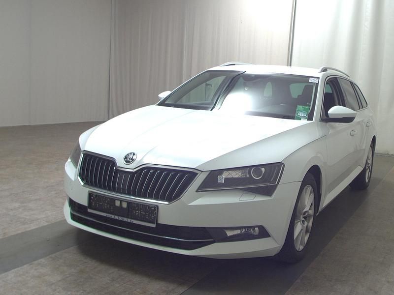 Gebraucht Skoda Superb Style 150 PS (110 kW) 2017 Laser weiss Kombi