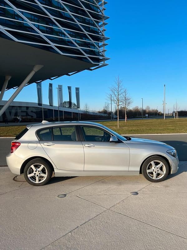 Gebraucht BMW 116 Basis 115 PS (84 kW) 2012 Silber Kleinwagen