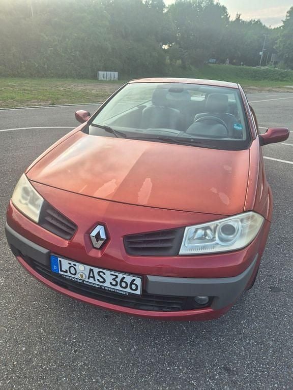Rot Gebraucht 2007 Renault Mégane II Avantage Limousine | 2.900 € (Fairer Preis) - Bild 1/4