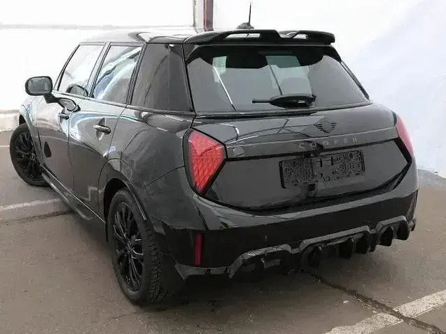 Używany Mini John Cooper Works 156 KM (114 kW) 2024 Czarny Hatchback