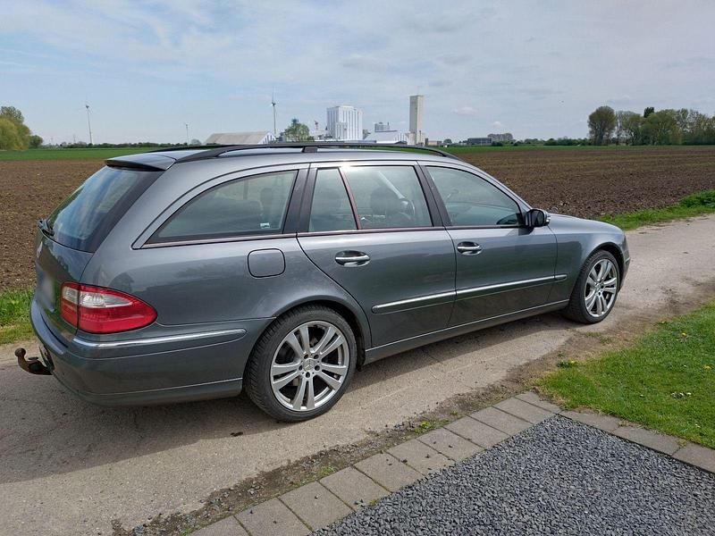 Gebraucht Mercedes E500 306 PS (225 kW) 2005 Grau Kombi