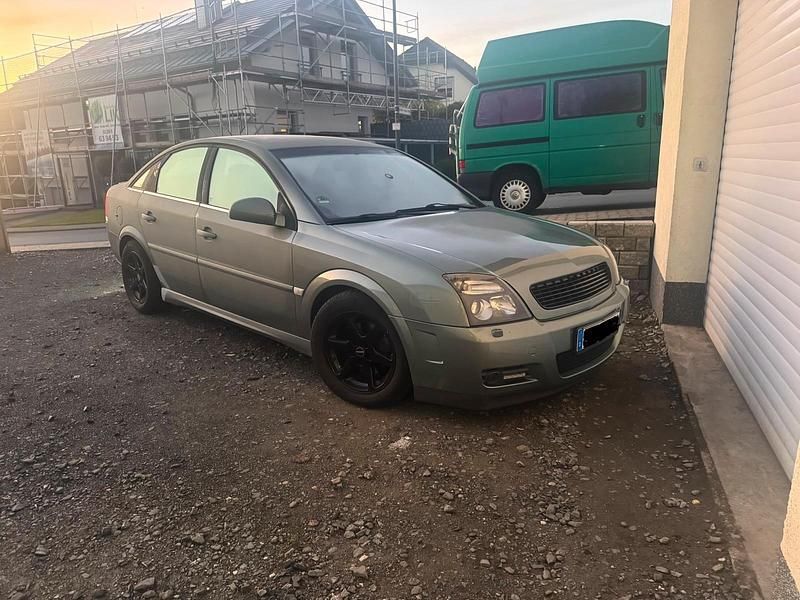 Andere farben Gebraucht 2004 Opel Vectra GTS Coupé | 1.500 € (Etwas zu teuer) - Bild 1/4