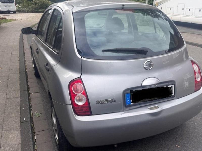 Silber Gebraucht 2004 Nissan Micra Kleinwagen | 1.400 € (Fairer Preis) - Bild 1/4