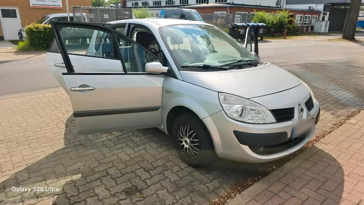 Gebraucht Renault Scénic II 110 PS (80 kW) 2006 Silber Van / Kleinbus