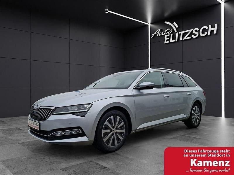 Brilliantsilber metallic Gebraucht 2022 Skoda Superb Style Kombi | 27.450 € (Fairer Preis) - Bild 1/4