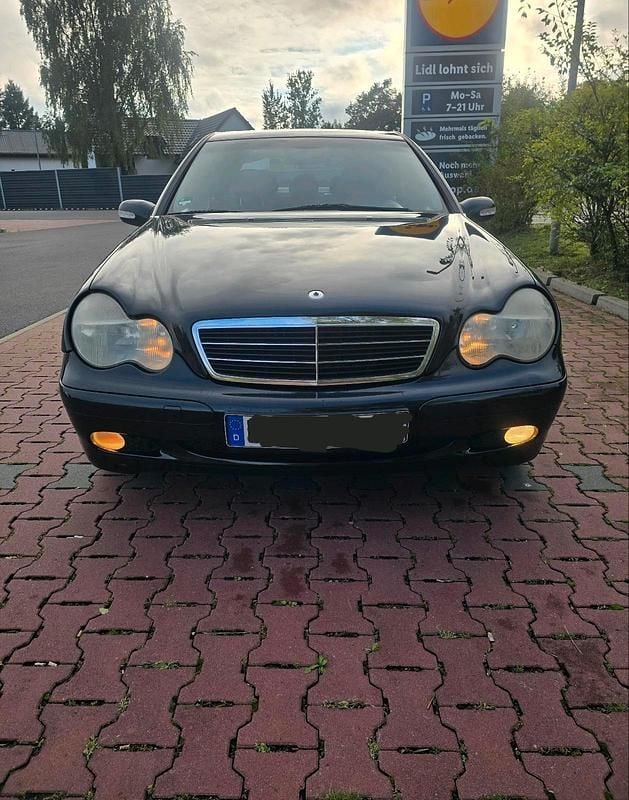Schwarz Gebraucht 2001 Mercedes C180 Classic Limousine | 2.150 € (Guter Preis) - Bild 1/4