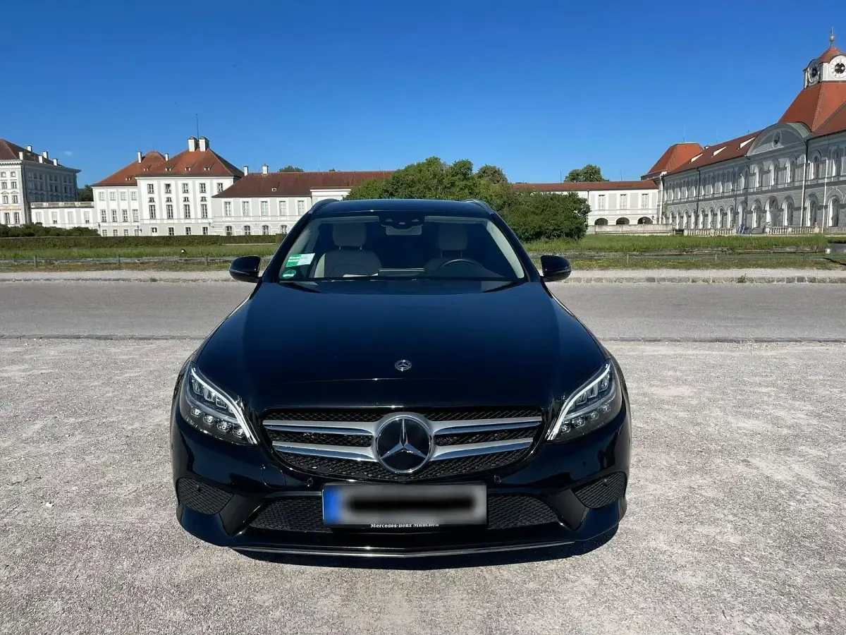 Gebraucht Mercedes C180 156 PS (114 kW) 2019 Schwarz Kombi