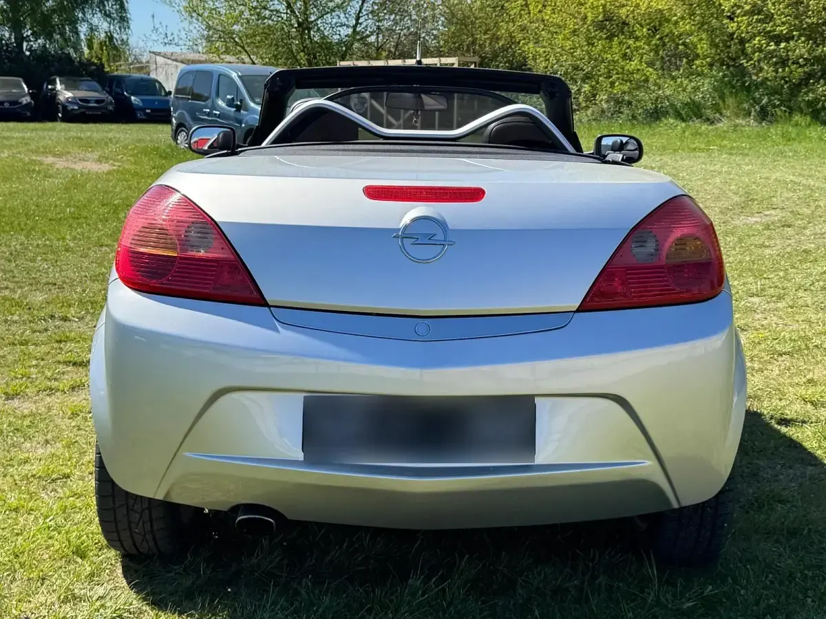 Gebraucht Opel Tigra 125 PS (91 kW) 2006 Silber Cabrio