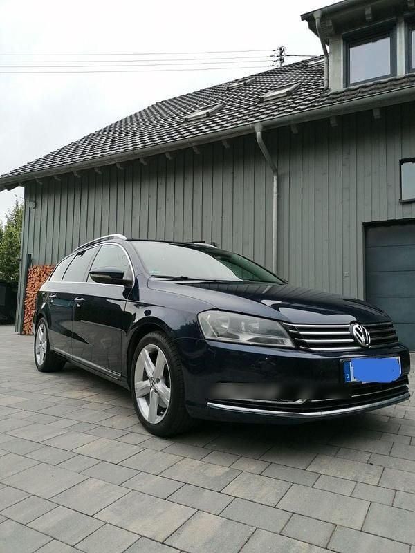 Gebraucht VW Passat Exclusive 140 PS (102 kW) 2013 Blau Kombi