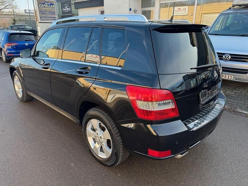 Gebraucht Mercedes GLK250 204 PS (150 kW) 2011 Schwarz SUV