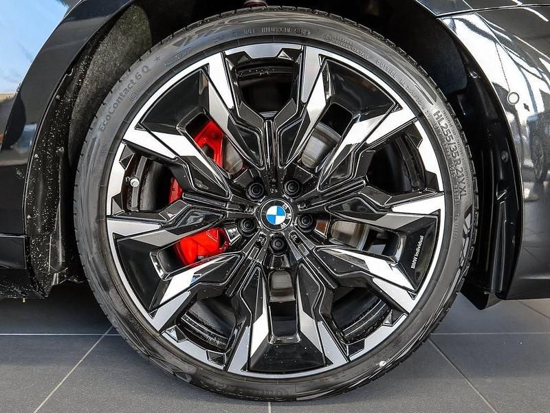 Neu BMW 550e M Sport 489 PS (359 kW) 2025 Schwarz Kombi