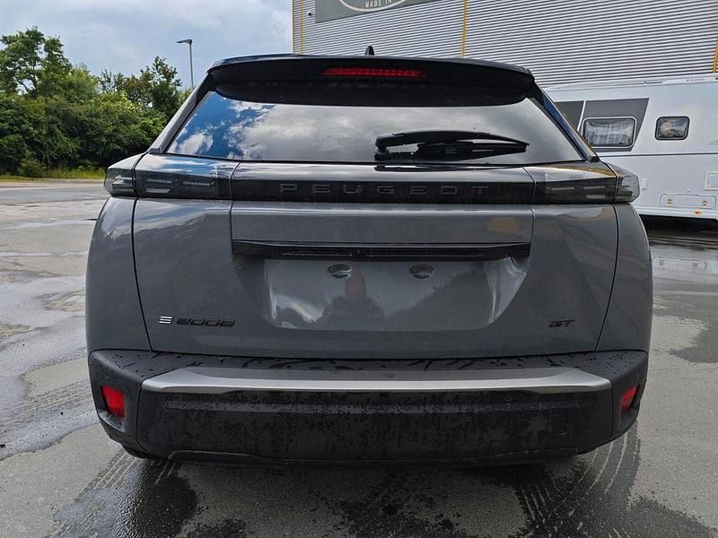 Gebraucht Peugeot e-2008 GT 114 kW (156 PS) 2023 Grau/typ aussenverkleidung met SUV