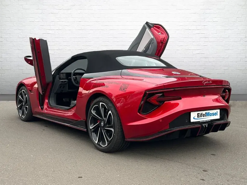 Gebraucht MG Cyberster 375 kW (510 PS) 2026 Rot Cabrio