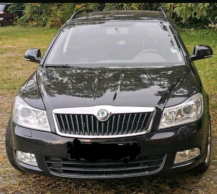 Schwarz Gebraucht 2009 Skoda Octavia Kombi | 3.500 € (Fairer Preis) - Bild 1/4