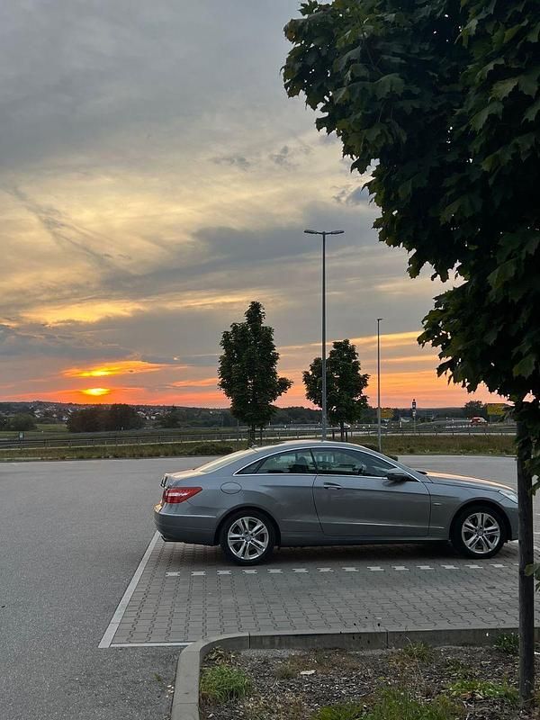 Usata Mercedes E350 231 CV (169 kW) 2009 Grigio Coupé