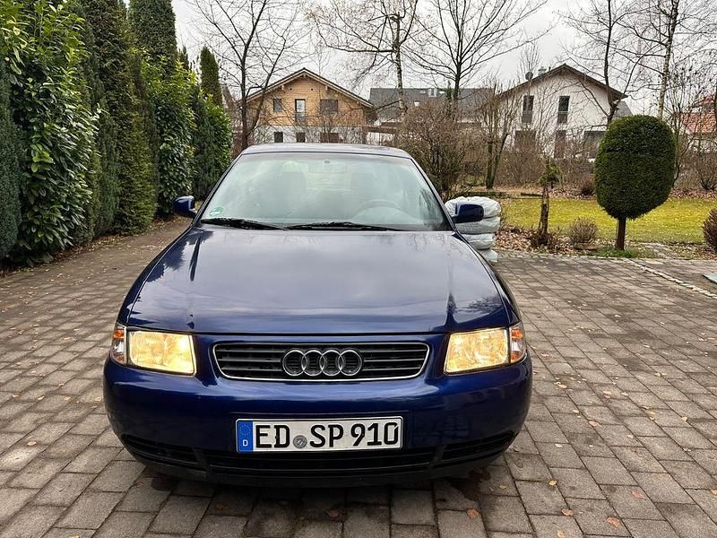 Blau Gebraucht 1998 Audi A3 Ambiente Limousine | 700 € (Guter Preis) - Bild 1/4