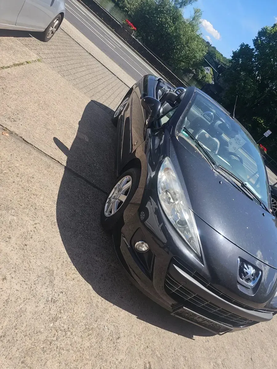 Gebraucht Peugeot 207 120 PS (88 kW) 2010 Schwarz Cabrio
