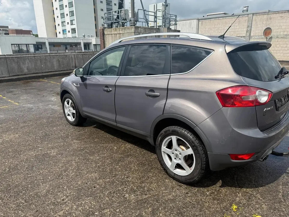 Gebraucht Ford Kuga 140 PS (102 kW) 2012 Braun SUV