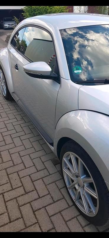 Gebraucht VW Beetle 105 PS (77 kW) 2014 Silber Kleinwagen