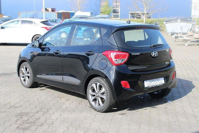 Gebraucht Hyundai i10 Edition 87 PS (63 kW) 2014 Schwarz Kleinwagen