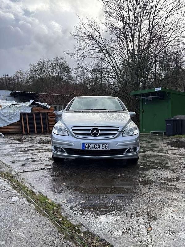 Silber Gebraucht 2005 Mercedes 200 Kombi | 4.750 € (Fairer Preis) - Bild 1/4