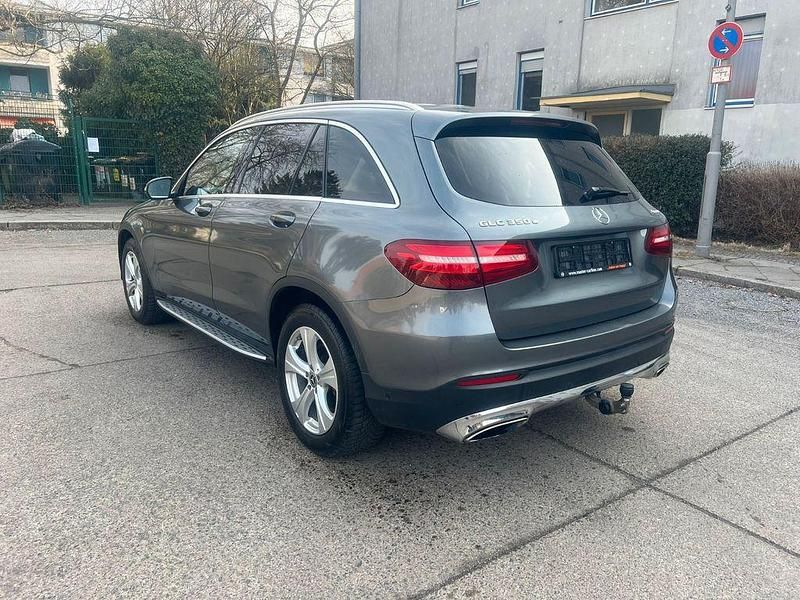 Gebraucht Mercedes GLC350 320 PS (235 kW) 2017 Grau SUV