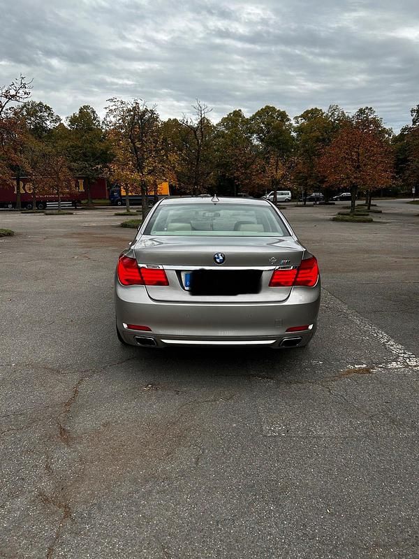Gebraucht 2009 BMW 740 Limousine | 11.000 € (Guter Preis) - Bild 1/4