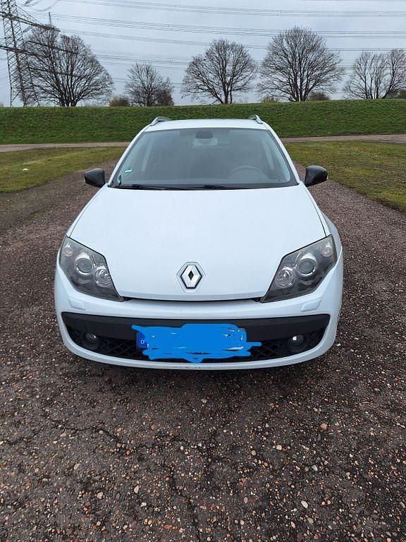 Gebraucht Renault Laguna GrandTour Dynamique 150 PS (110 kW) 2011 Weiß Kombi